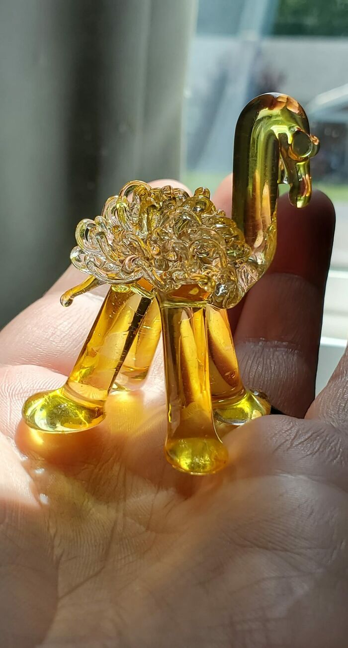 28 Thrifted Finds That Belong In A Museum For Being This Iconic