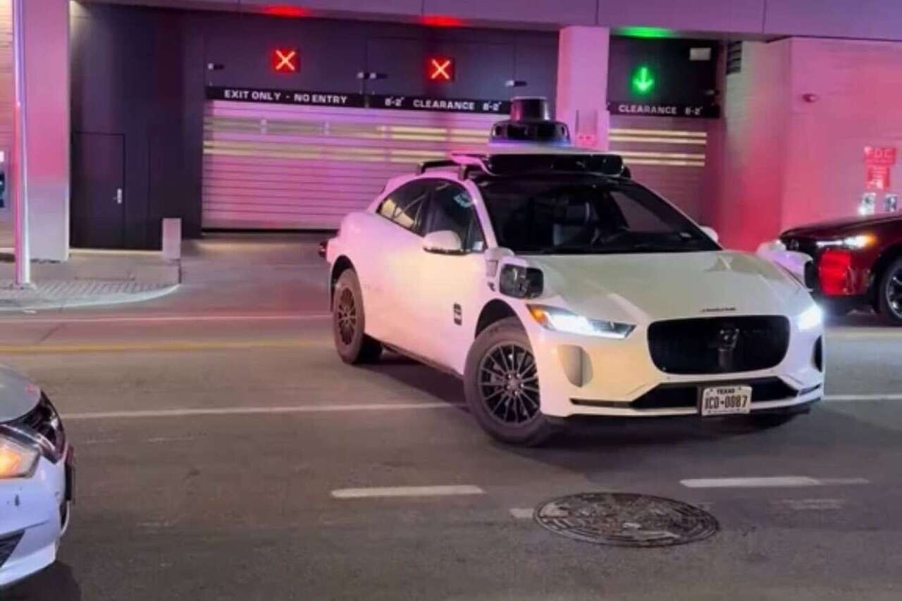 As robotaxis expand in Austin, challenges with first responders highlight limits of local control