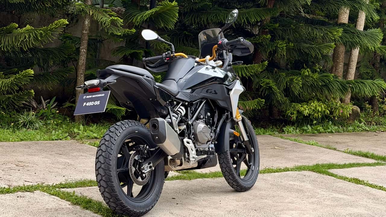 BMW F 450 GS Exclusive - Rear Quarter