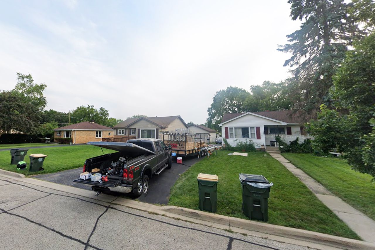 200 block of Dalton Avenue in Mundelein, Illinois,