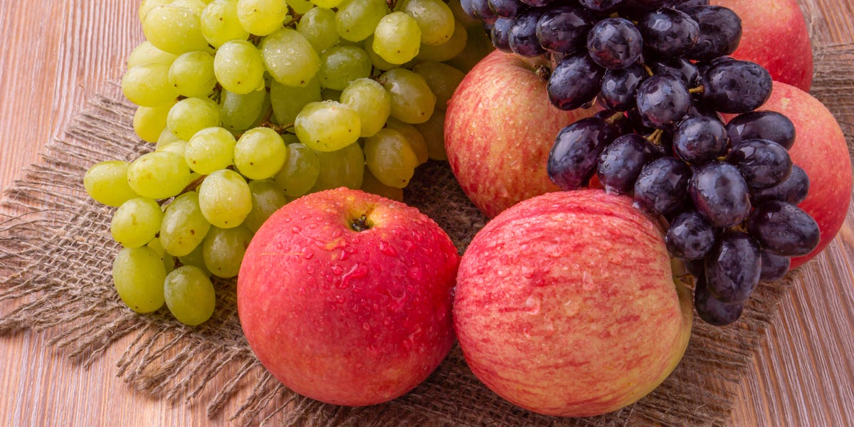 Which Is Better for Blood Sugar? Grapes Vs. Apples