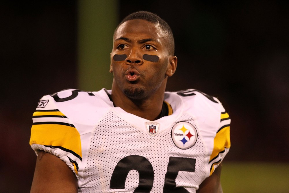 SAN FRANCISCO, CA - DECEMBER 19: Safety Ryan Clark #25 of the Pittsburgh Steelers looks on during the game against the San Francisco 49ers at Candlestick Park on December 19, 2011 in San Francisco, California. (Photo by Karl Walter/Getty Images)