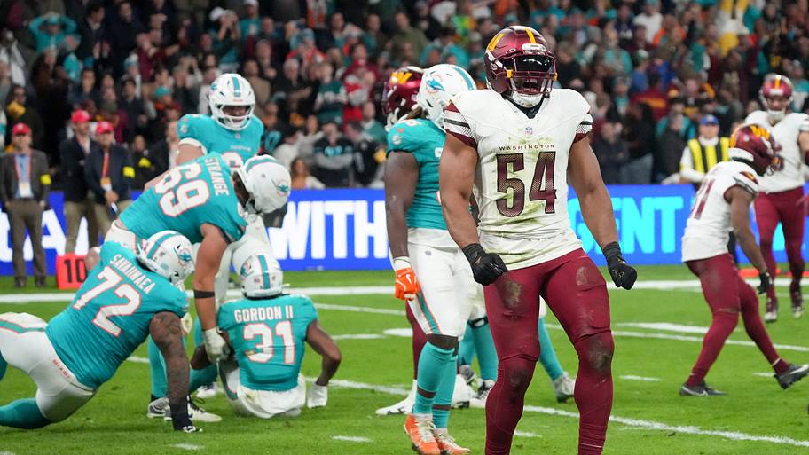 Washington Commanders linebacker Bobby Wagner (54) reacts after a play against the Miami Dolphins