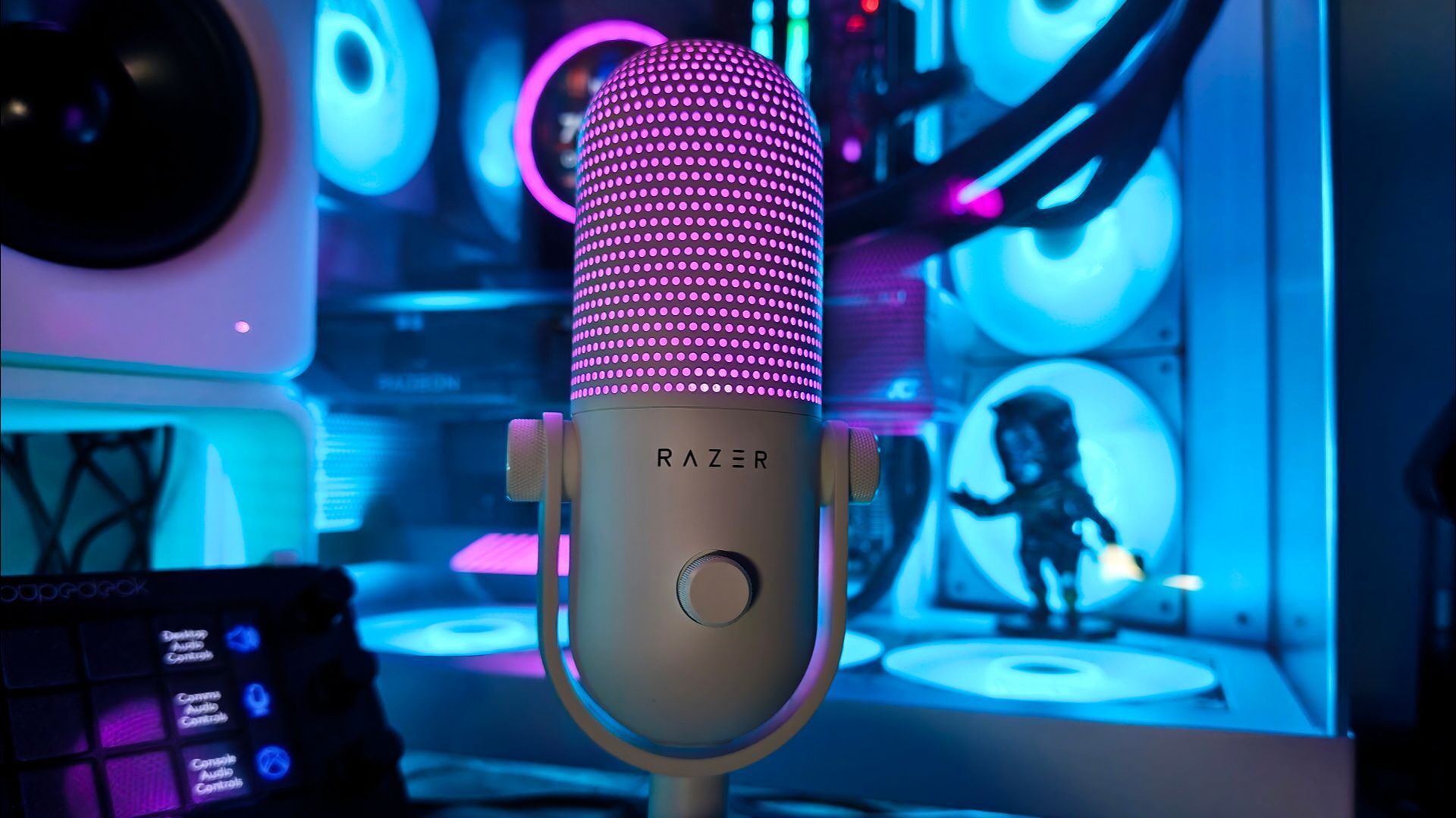 Razer Seiren V3 Chroma 32-Bit DSP Microphone Review