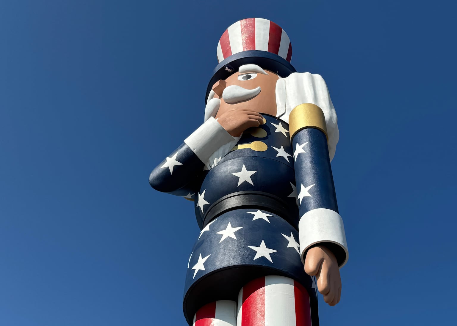 Minnesota town now boasts world’s tallest nutcracker