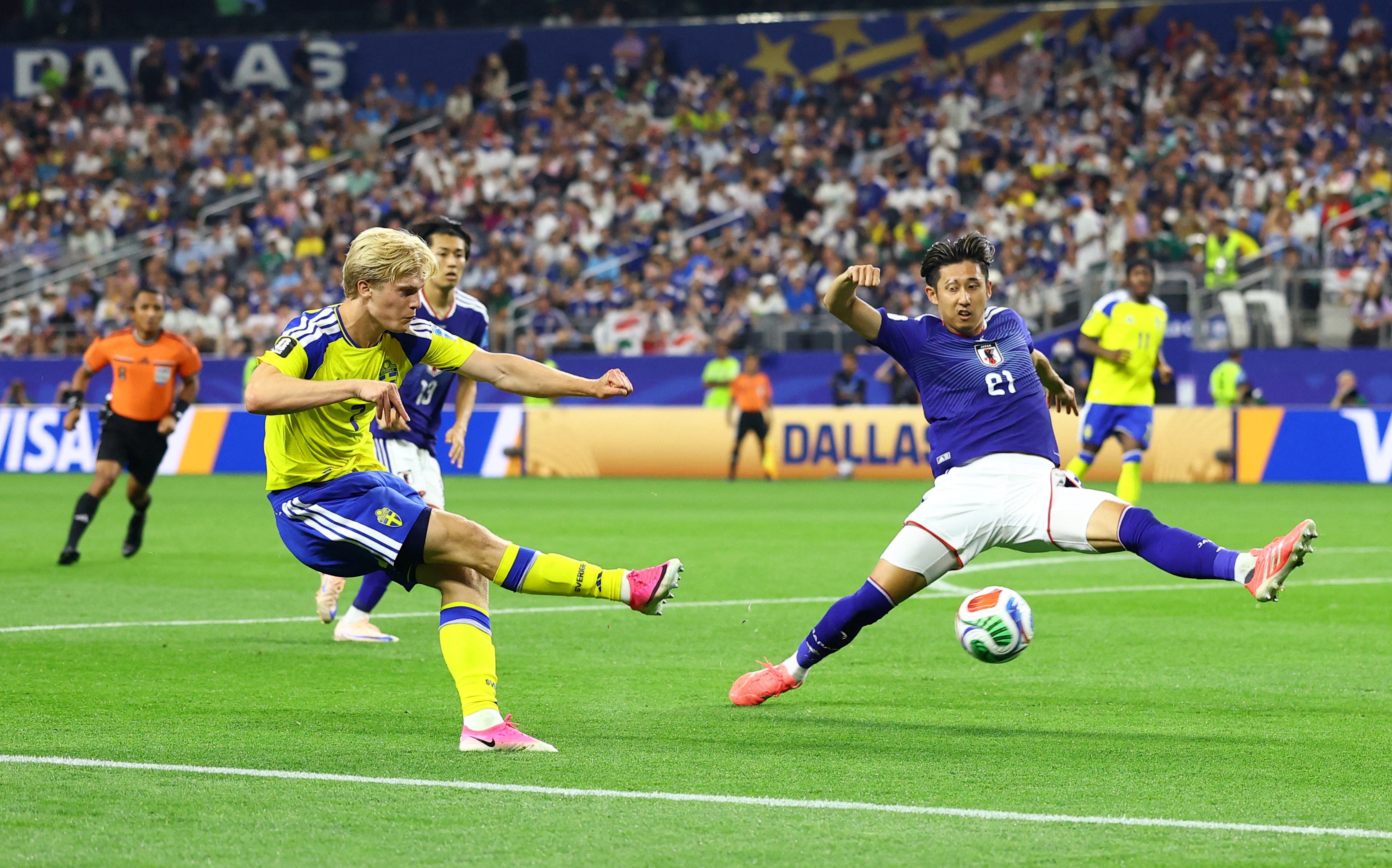 Sweden star Lucas Bergvall feels he isn’t getting the opportunities at Spurs under Roberto De Zerbi (Reuters)