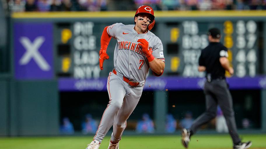 Reds Manager Terry Francona Provides Injury Update on Spencer Steer After Leaving Game vs. Mariners