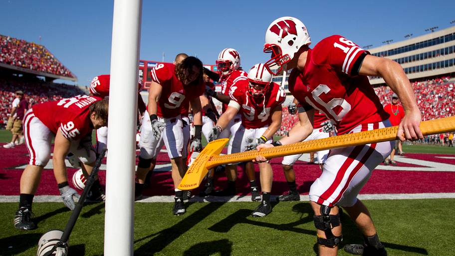 The 7 largest blowouts in Wisconsin-Minnesota football rivalry history