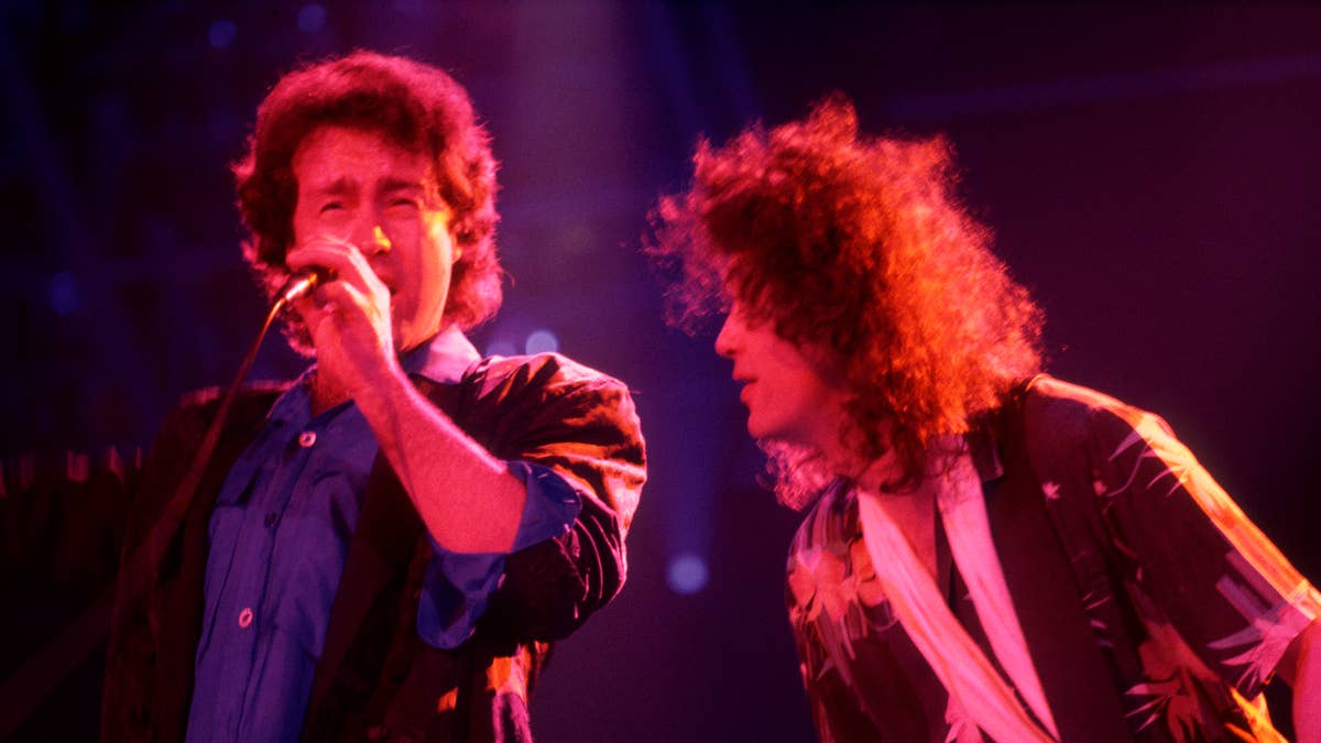 the-firm-performs-at-milwaukee-arena