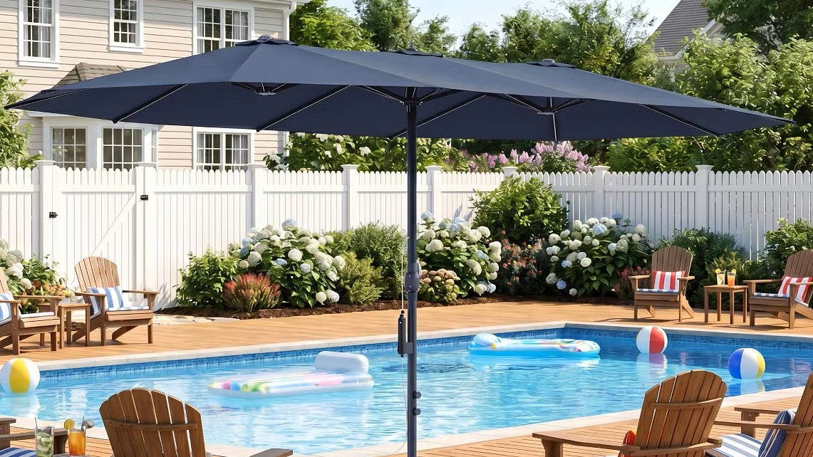 famapy-cooling-patio-umbrella-with-mist-sprayer