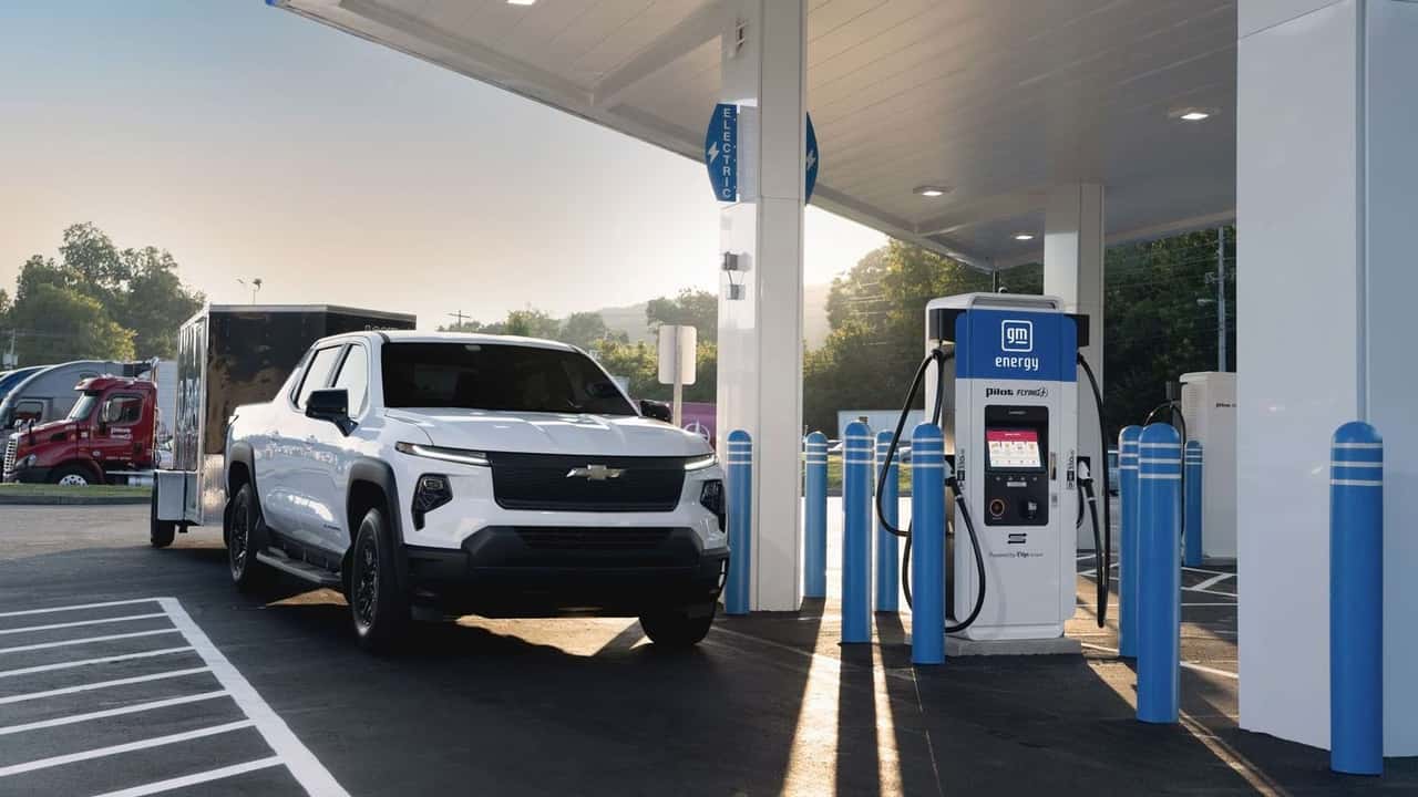 GM Flying J Pilot EV Charger