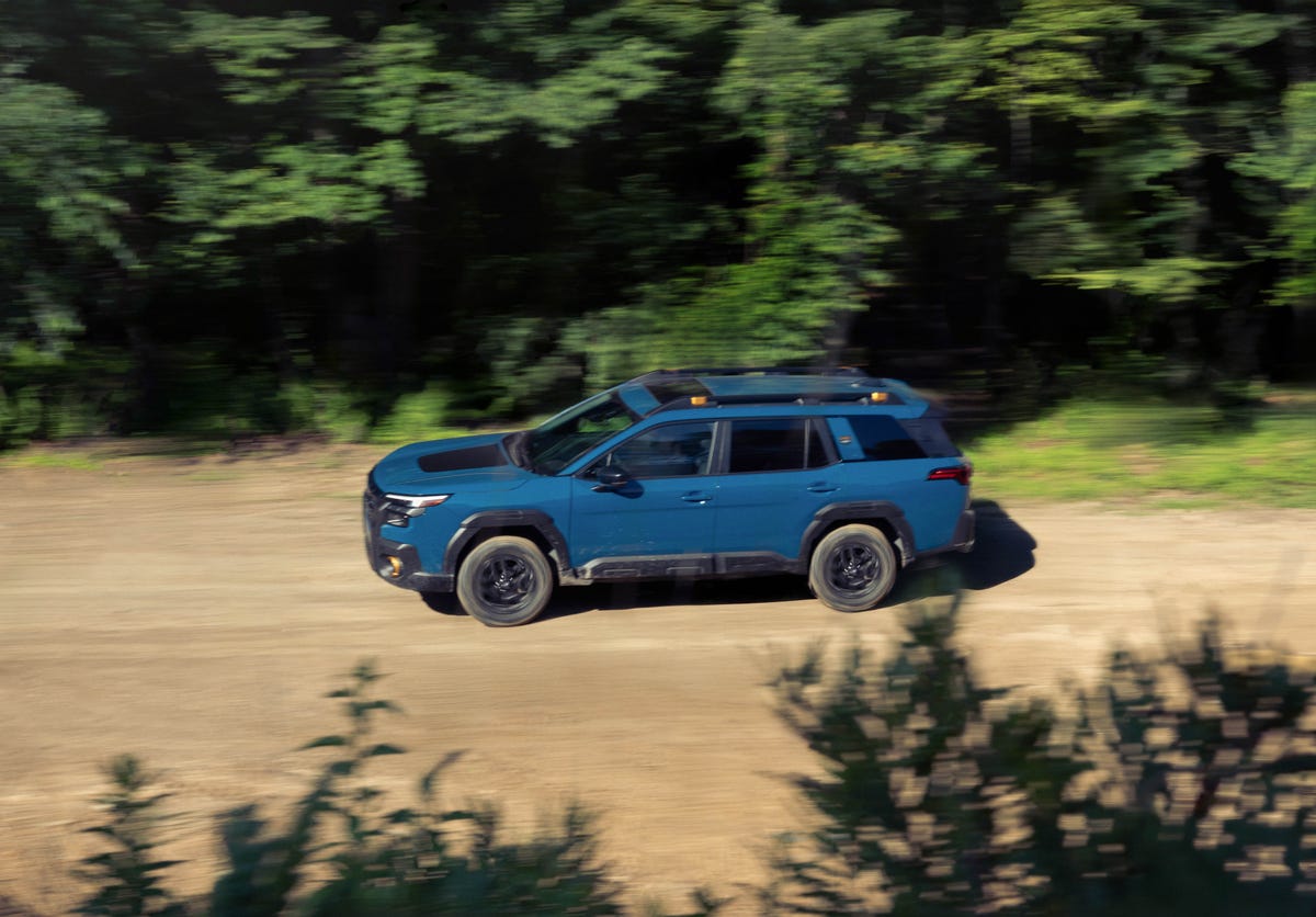 2026 Honda Passport TrailSport Elite, 2026 Hyundai Santa Fe XRT, 2026 Subaru Outback Wilderness: Pics