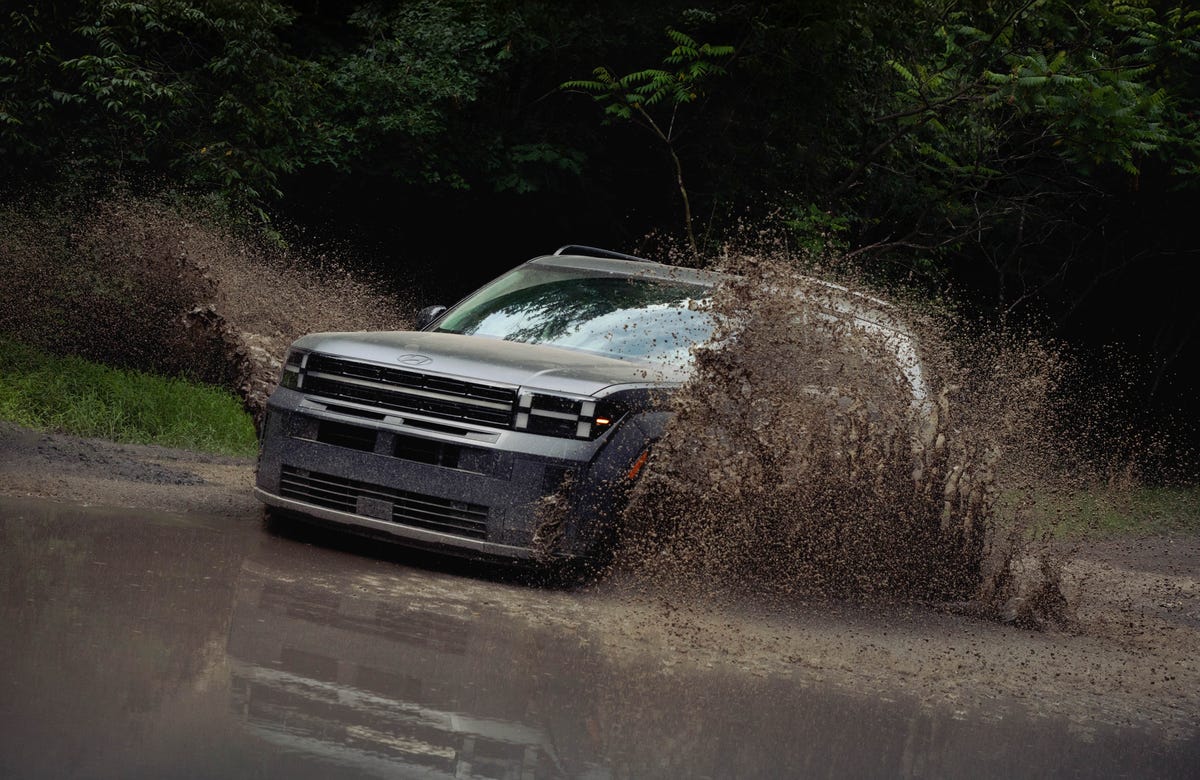 2026 Honda Passport TrailSport Elite, 2026 Hyundai Santa Fe XRT, 2026 Subaru Outback Wilderness: Pics