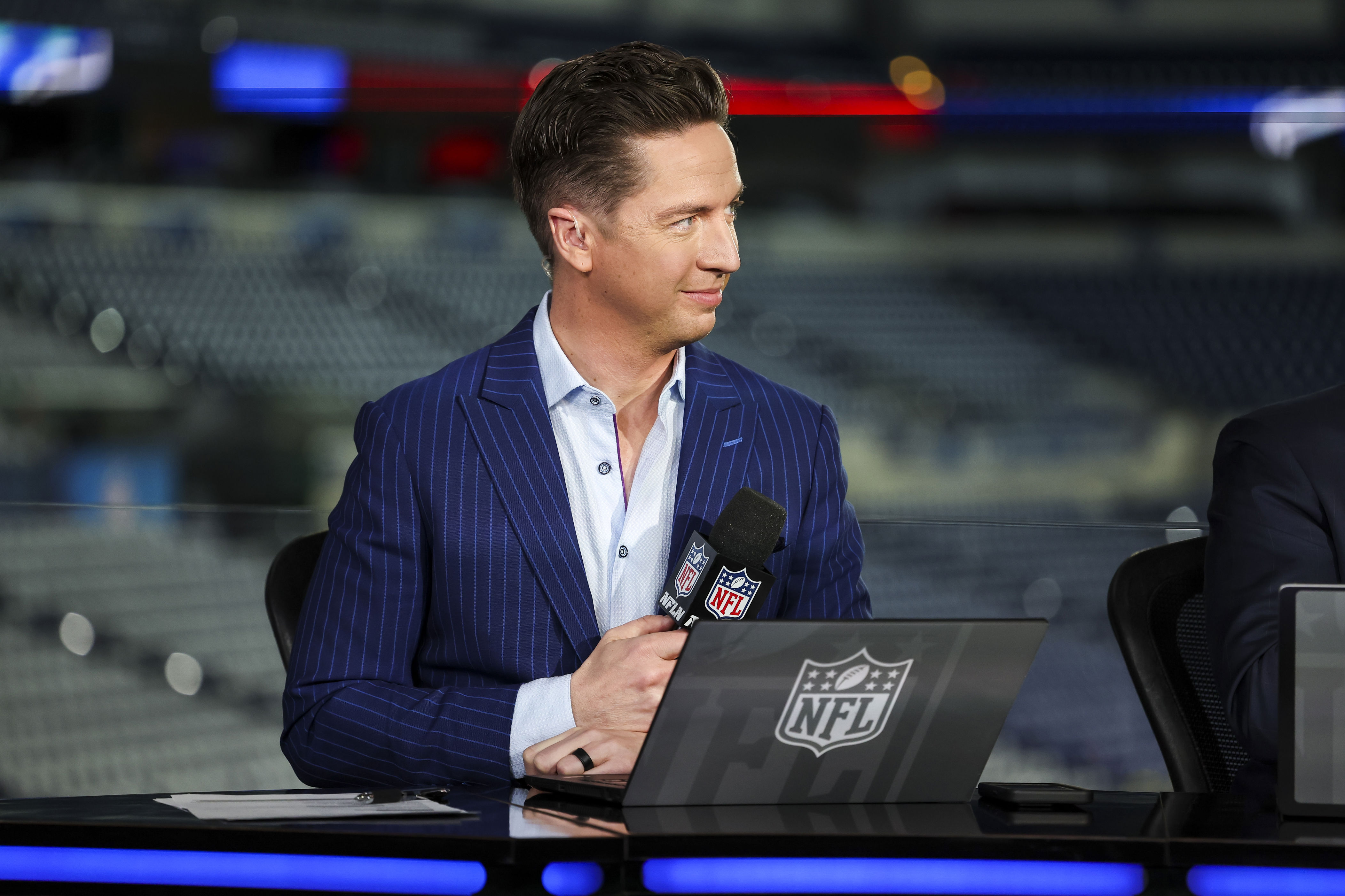 ESPN to reportedly lay off Tom Pelissero, Karl Ravech