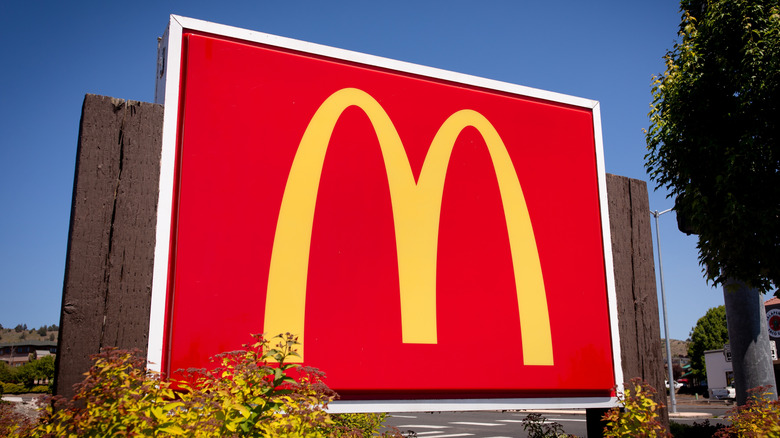 McDonald's logo sign