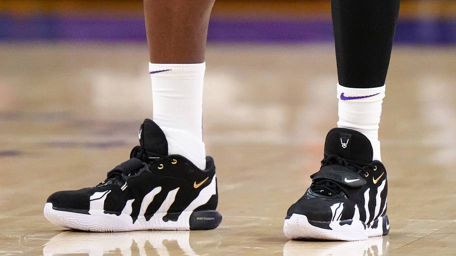 Los Angeles Lakers forward LeBron James wears the Nike LeBron 21