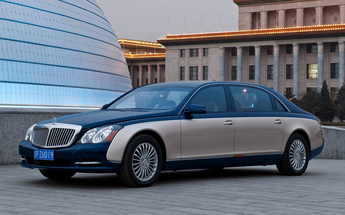 2011 Maybach 62 front three quarter