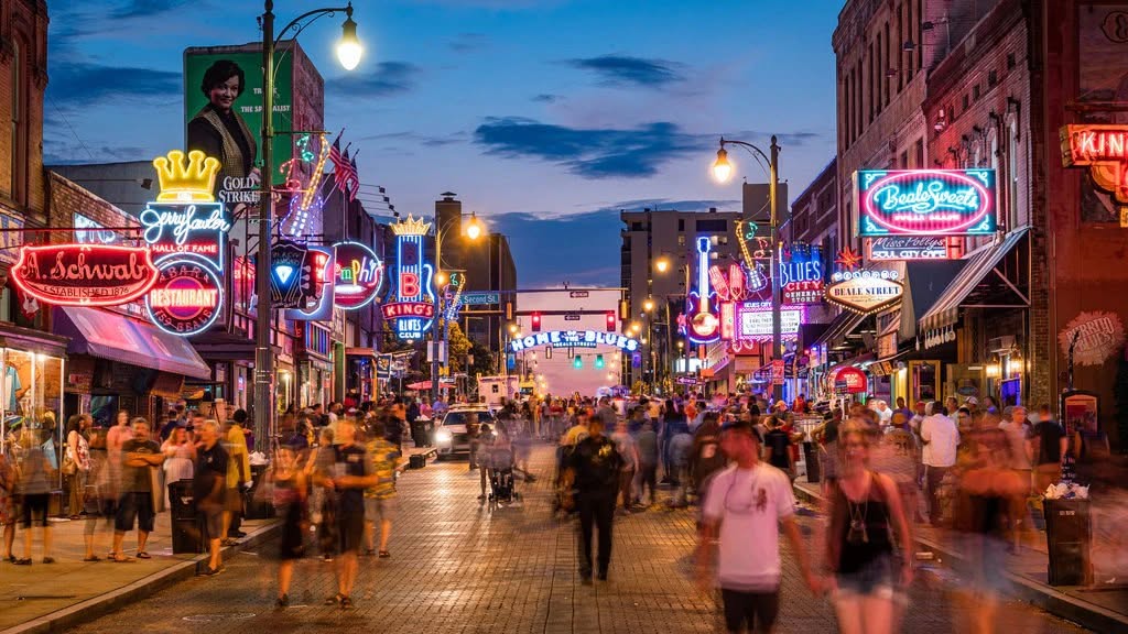Immerse yourself in one of the country’s most famous streets! Image: Facebook