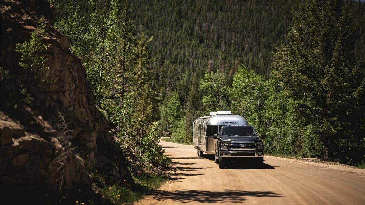 2027-airstream-flying-cloud-fb30-02