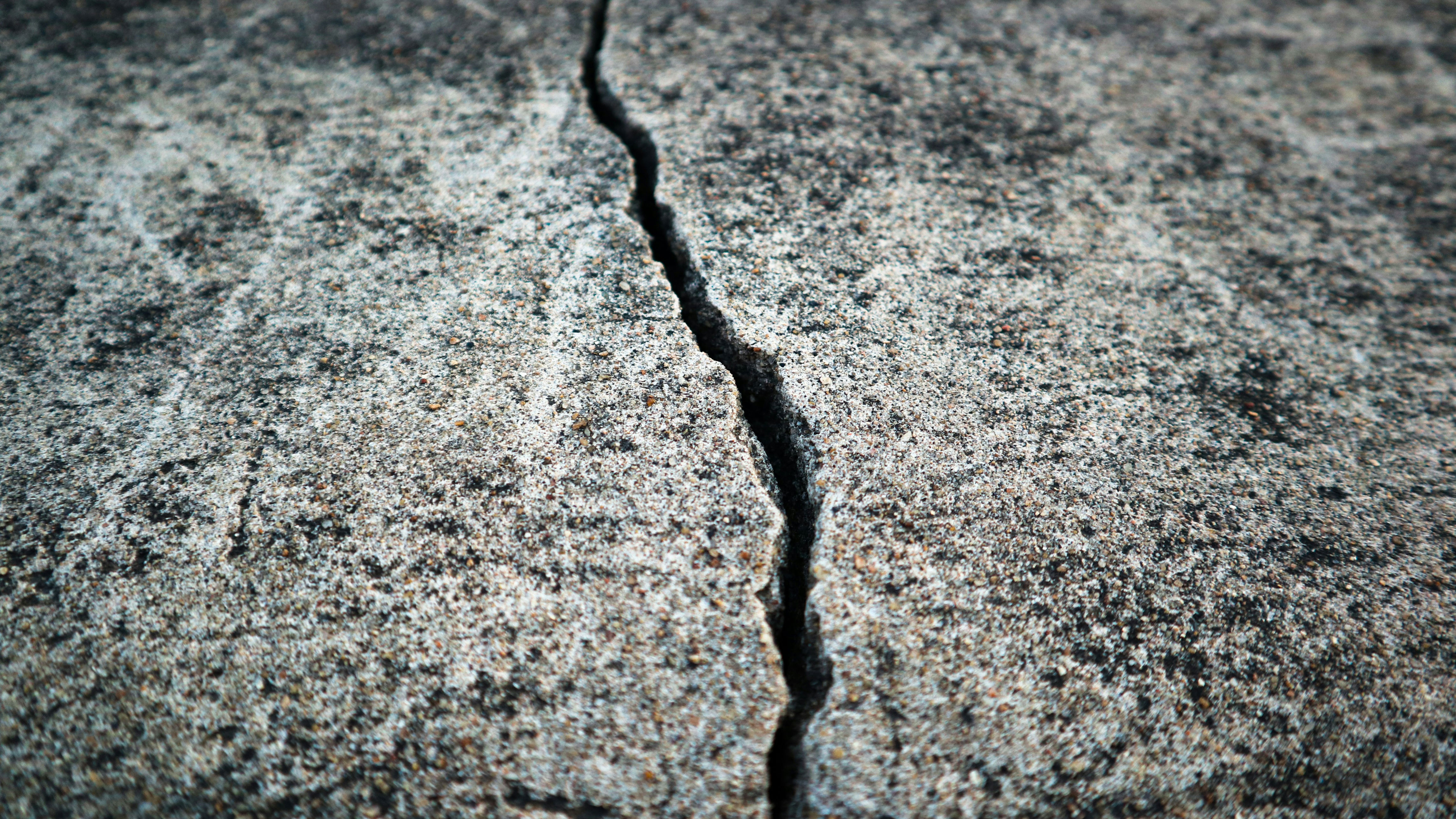 5 signs you're living closer to a fault line than you think