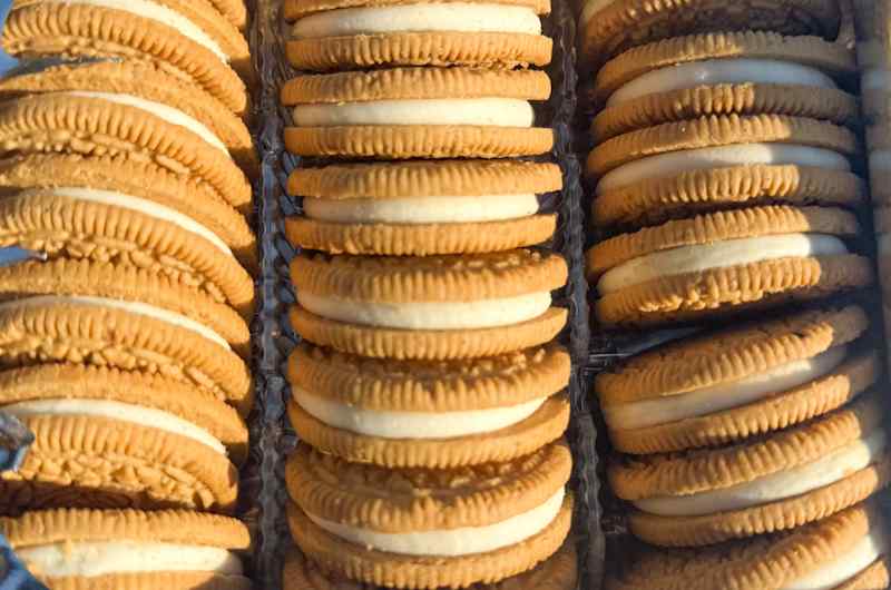 Cinnamon Bun Sandwich Cookies