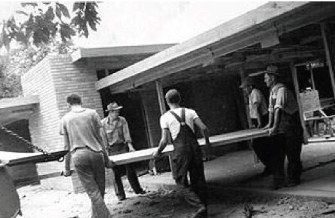 Construction of Frank Lloyd Wright’s Sondern-Adler House, 3600 Belleview Ave., Kansas City, in 1949.