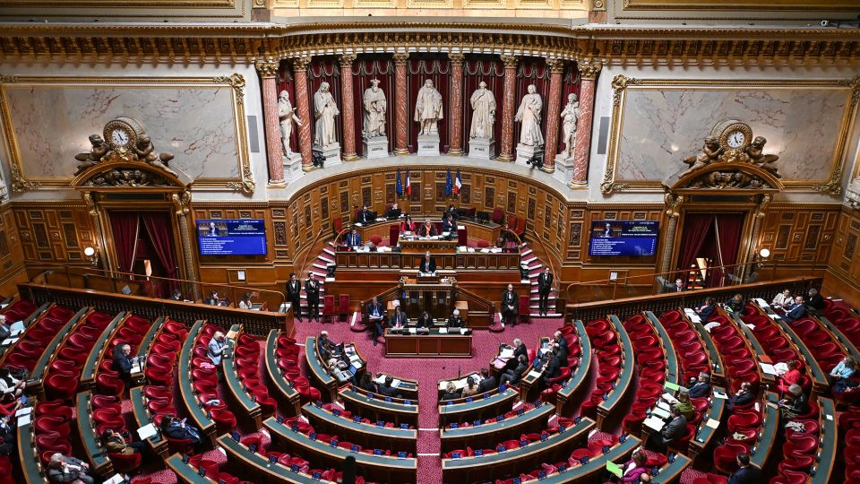 France becomes the first EU country to ban social media for children