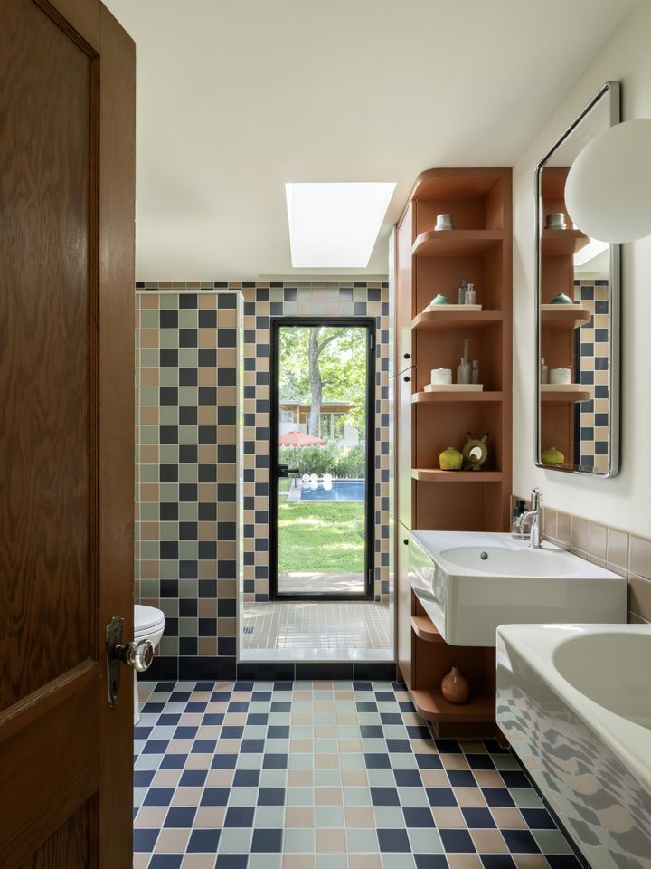 bold bathroom checkerboard tile in bathroom