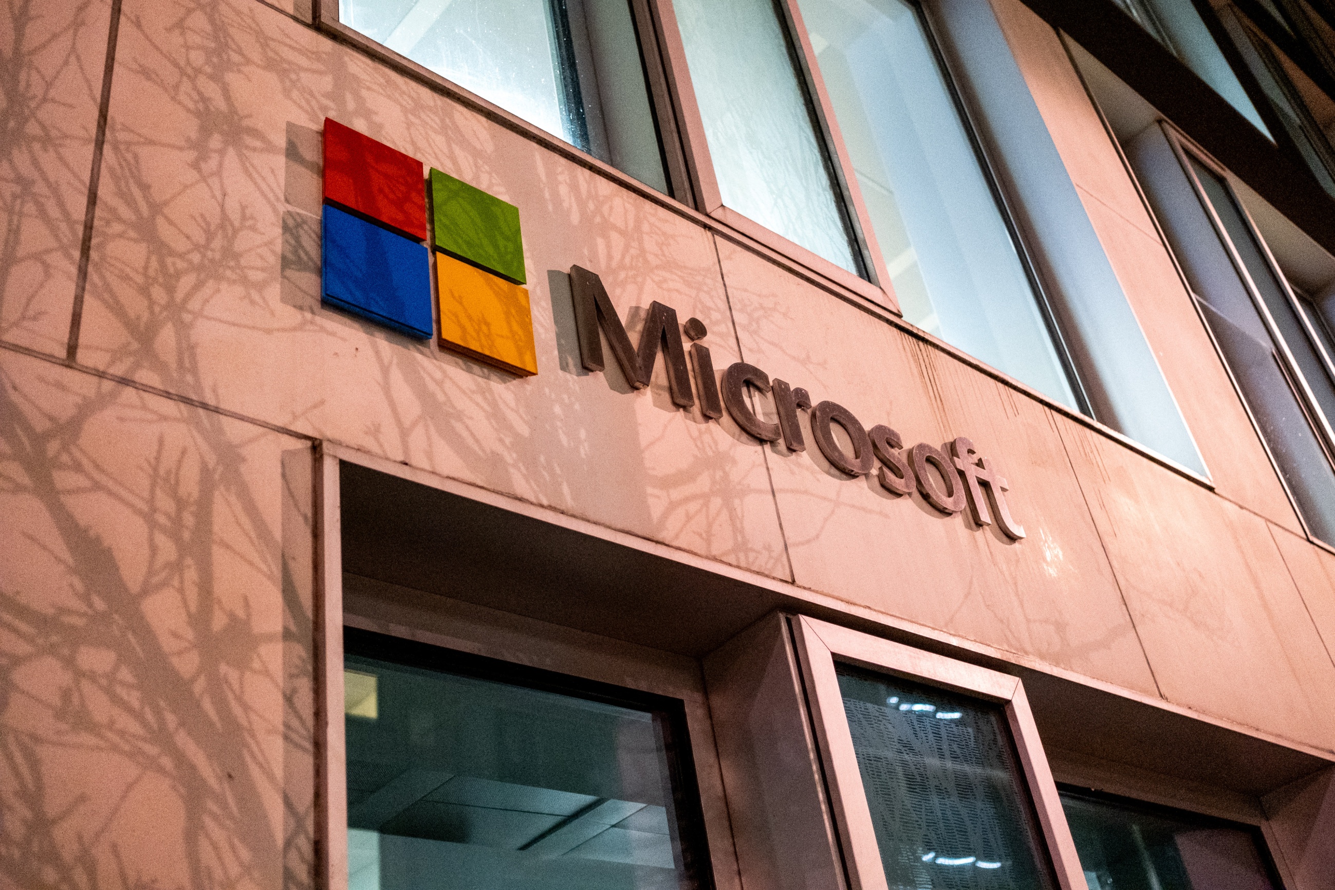 Microsoft gives WSUS admins manual fix for sync bug blocking exploited patches