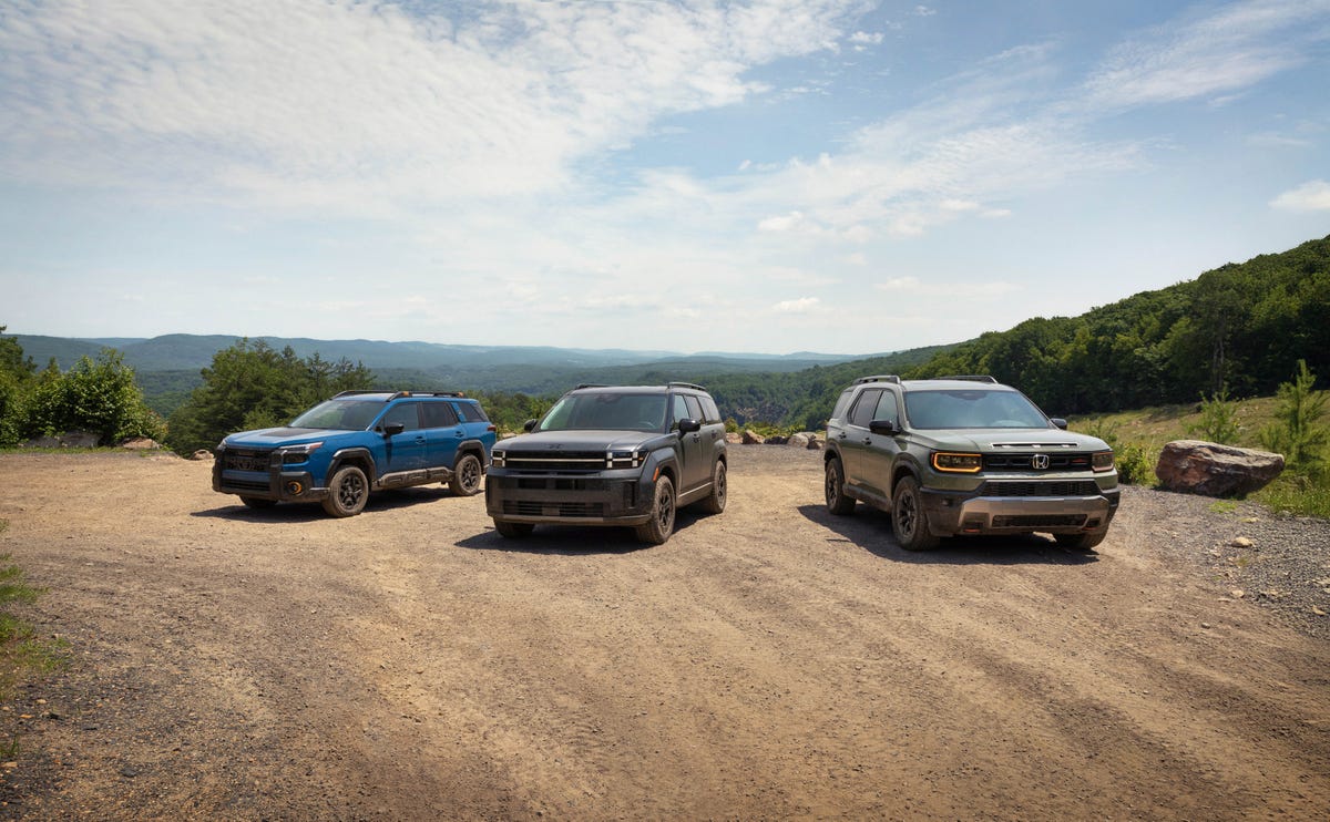 2026 Honda Passport TrailSport Elite, 2026 Hyundai Santa Fe XRT, 2026 Subaru Outback Wilderness: Pics