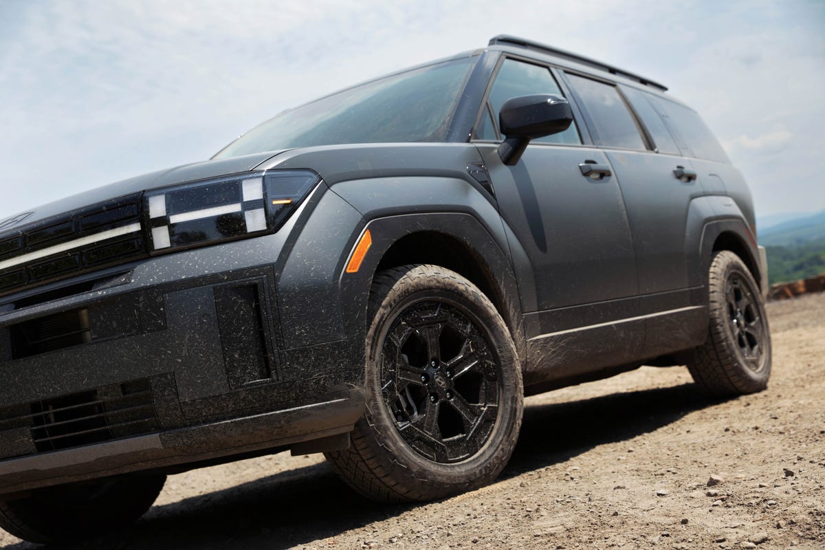 2026 Honda Passport TrailSport Elite, 2026 Hyundai Santa Fe XRT, 2026 Subaru Outback Wilderness: Pics