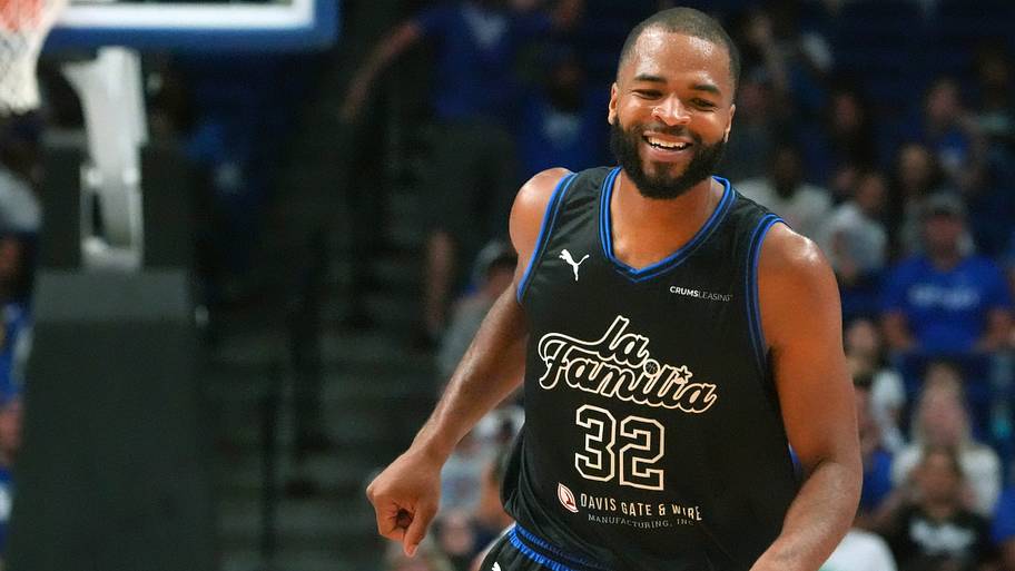 Former Cat Aaron Harrison sounds off on players ghosting La Familia after brutal loss