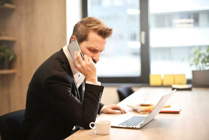 The Final Notice: 35 Absurd Resignation Stories People Remember
