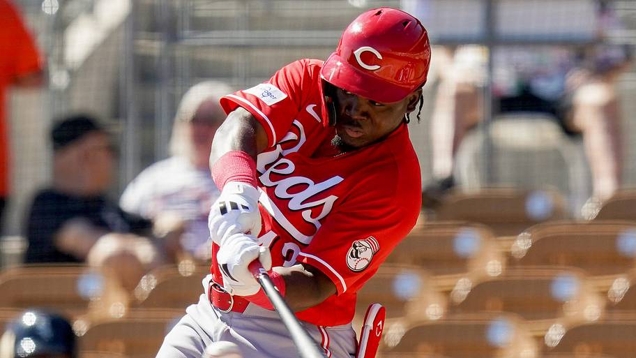 Cincinnati Reds left fielder Héctor Rodríguez