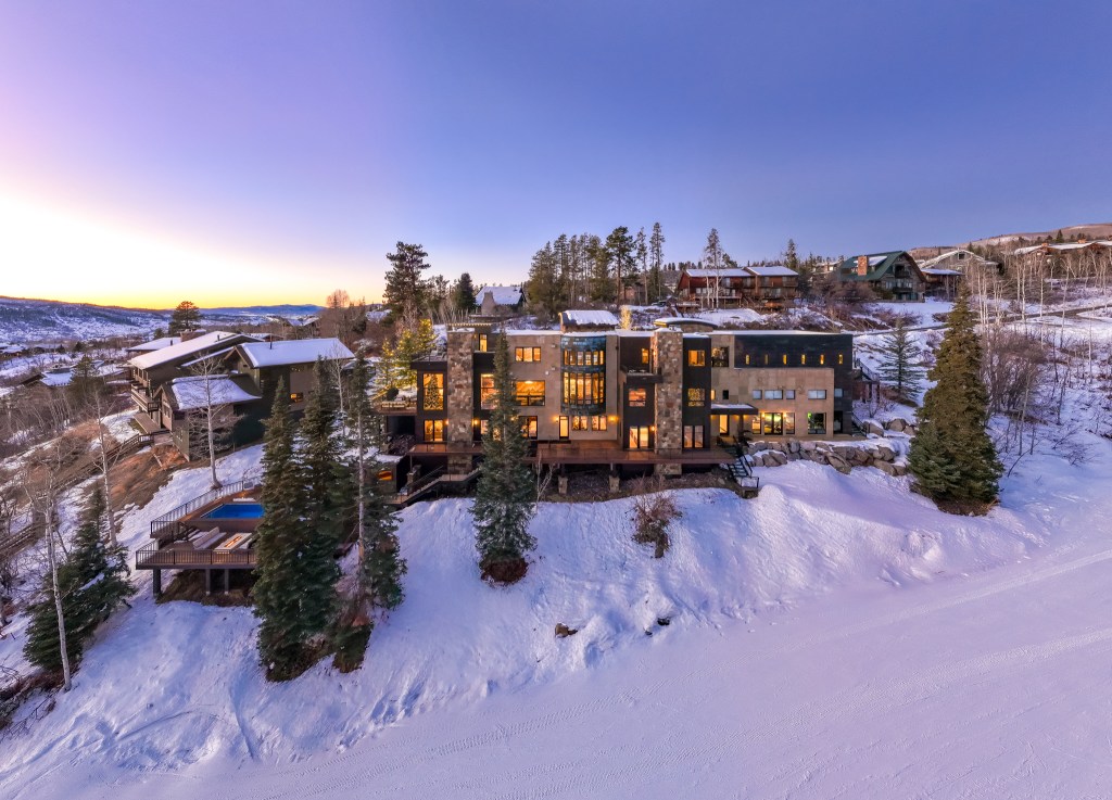 edge-move-aspen-vail-park-135093789