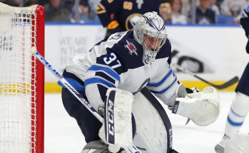 NHL Trade Rumors: Connor Hellebuyck More Likely Than Dylan Larkin to Be Moved, Insider Says