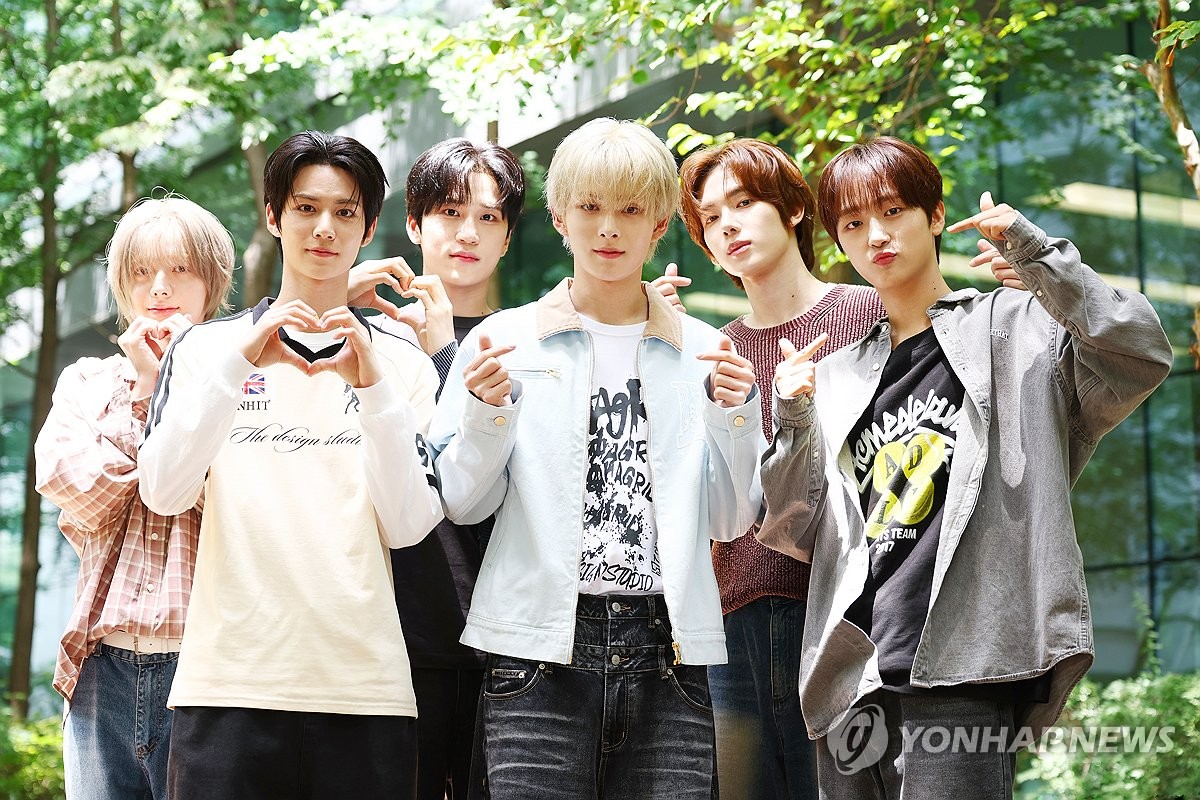 S Korean boy group LUN8