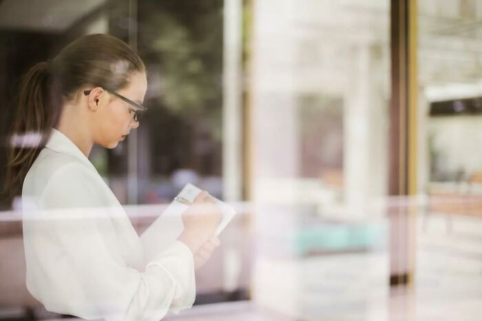 The Final Notice: 35 Absurd Resignation Stories People Remember
