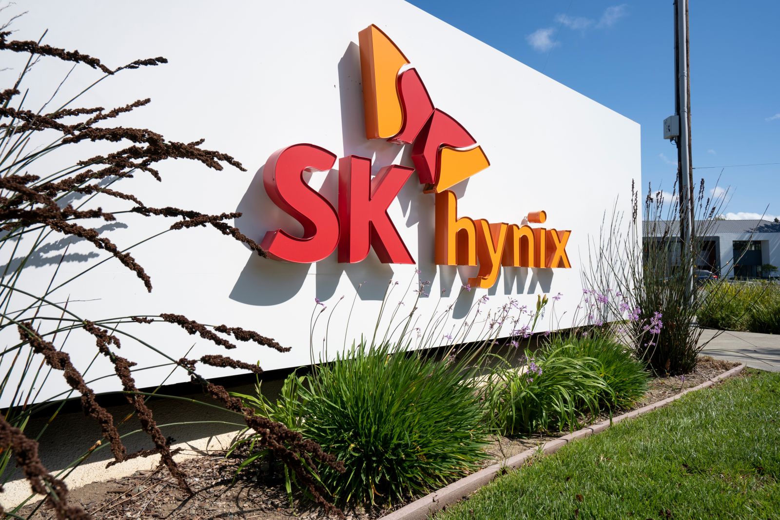 Wedbush Believes Increased Guidance From ASML Bodes Well for SK Hynix. How to Play SKHY Stock Here.