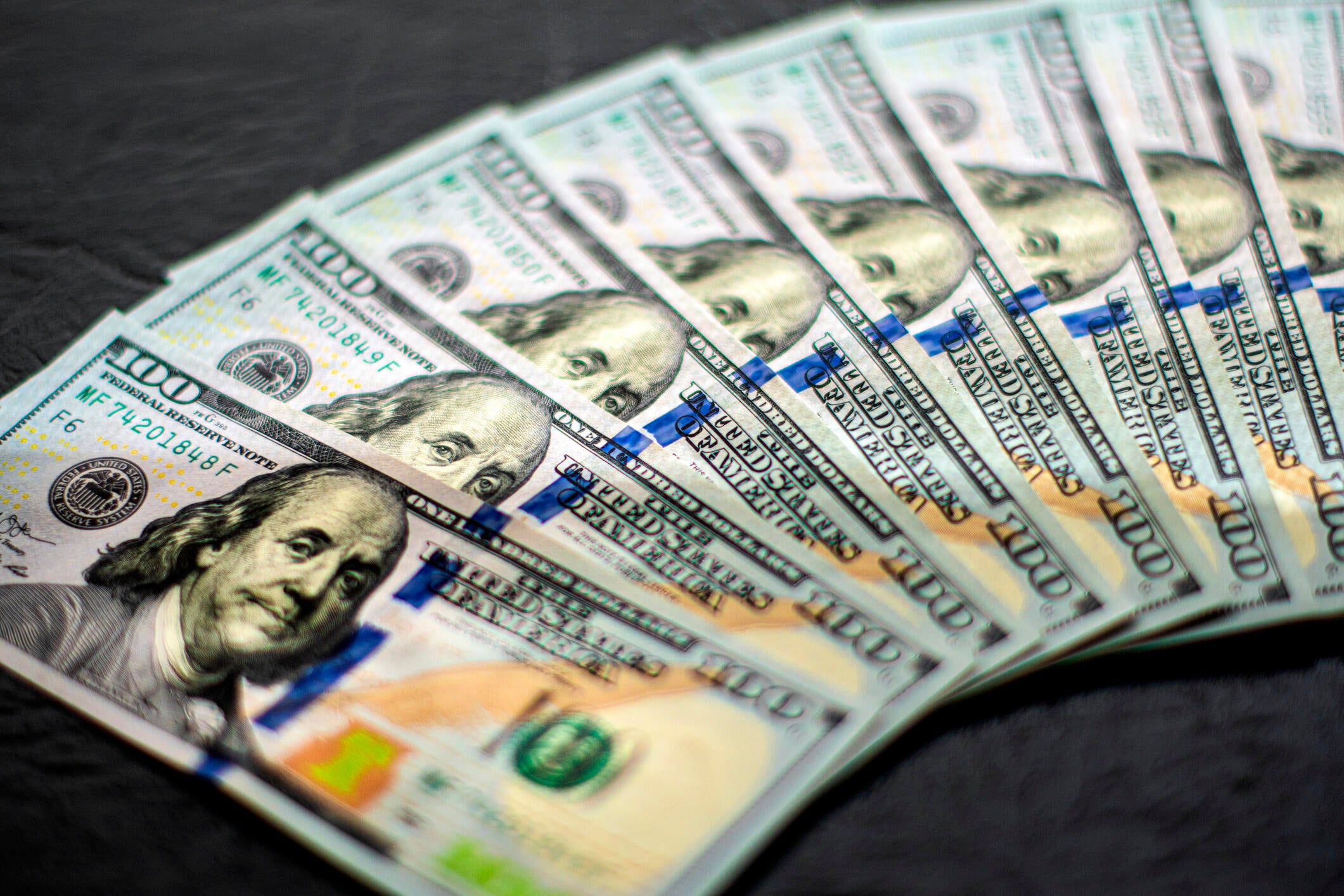Savers can easily earn hundreds of dollars in interest with a $15,000 short-term CD account opened now. / Credit: Javier Ghersi/Getty Images