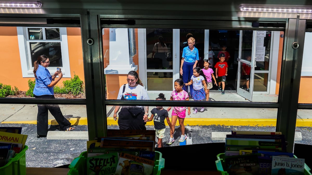 How this repurposed school bus helps Pinellas kids avoid summer reading loss