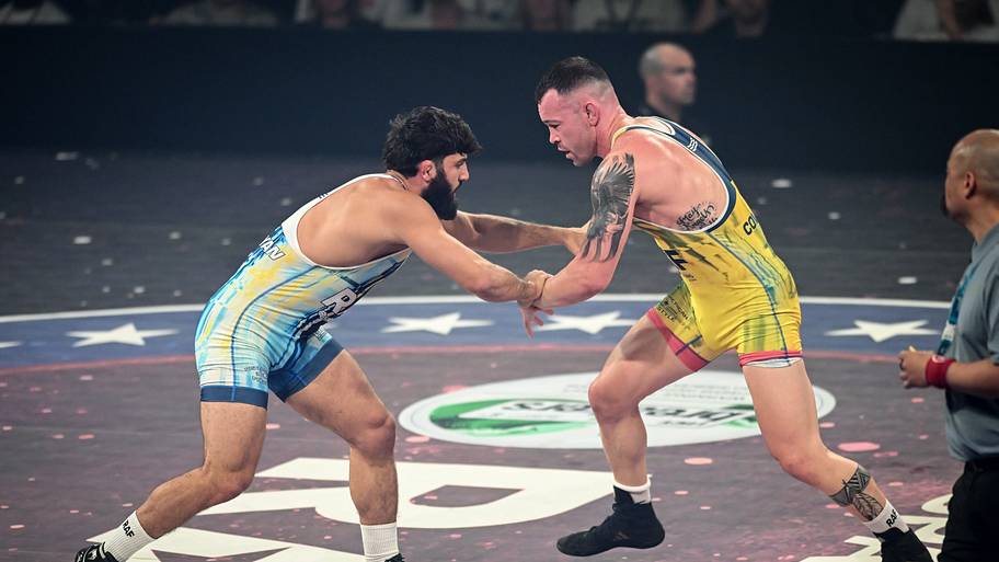 Arman Tsarukyan vs. Colby Covington at RAF 11