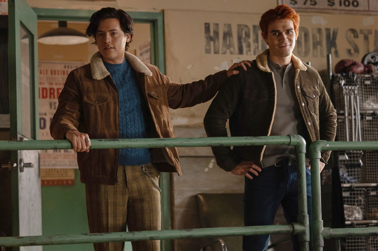 Riverdale -- âChapter One Hundred and Five: Folk Heroesâ -- Image Number: RVD610a_0554r -- Pictured (L - R): Cole Sprouse as Jughead Jones and KJ Apa as Archie Andrews