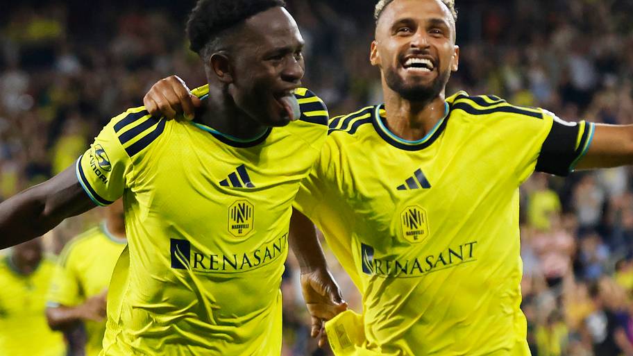 Shak Mohamed (left) and Hany Mukhtar (right)
