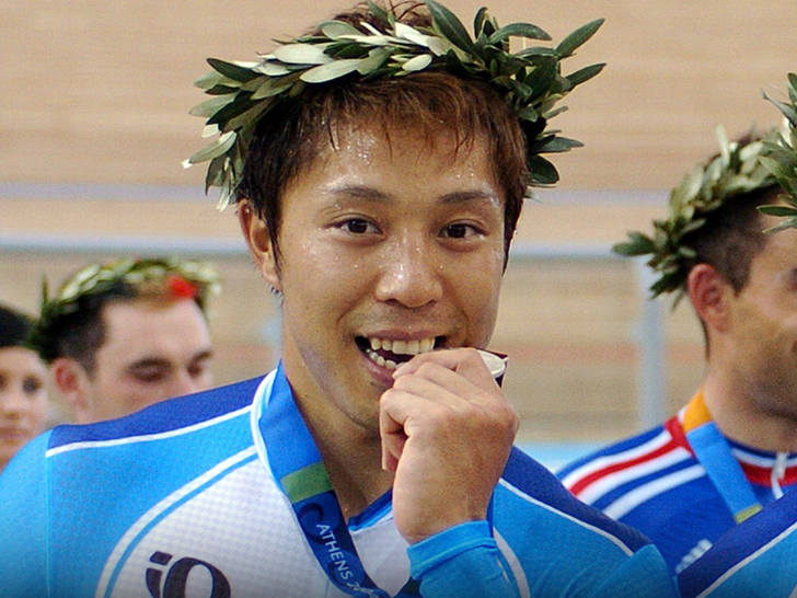 Olympic medalist dies after crashing into barrier during cycling race