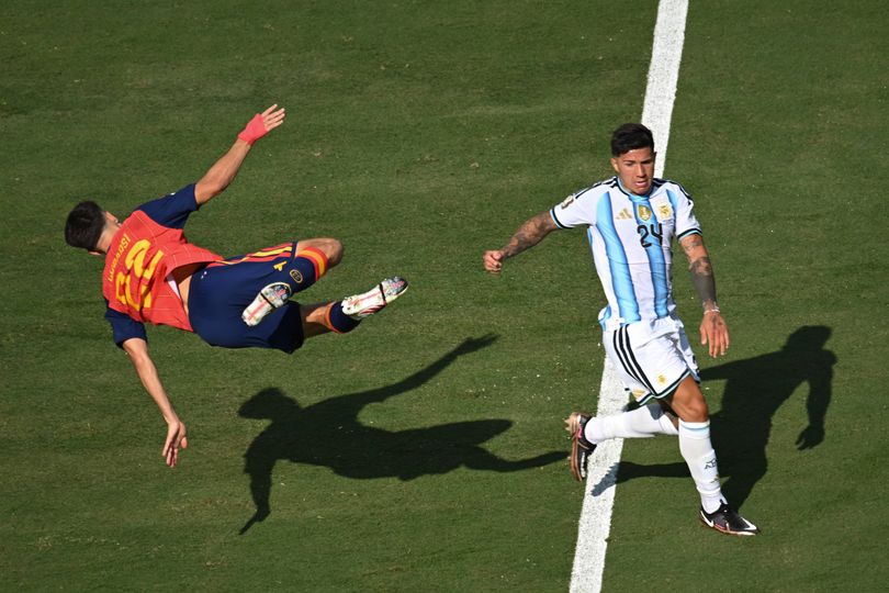 Fernández was sent off in the Final after receiving a second yellow card in the second half