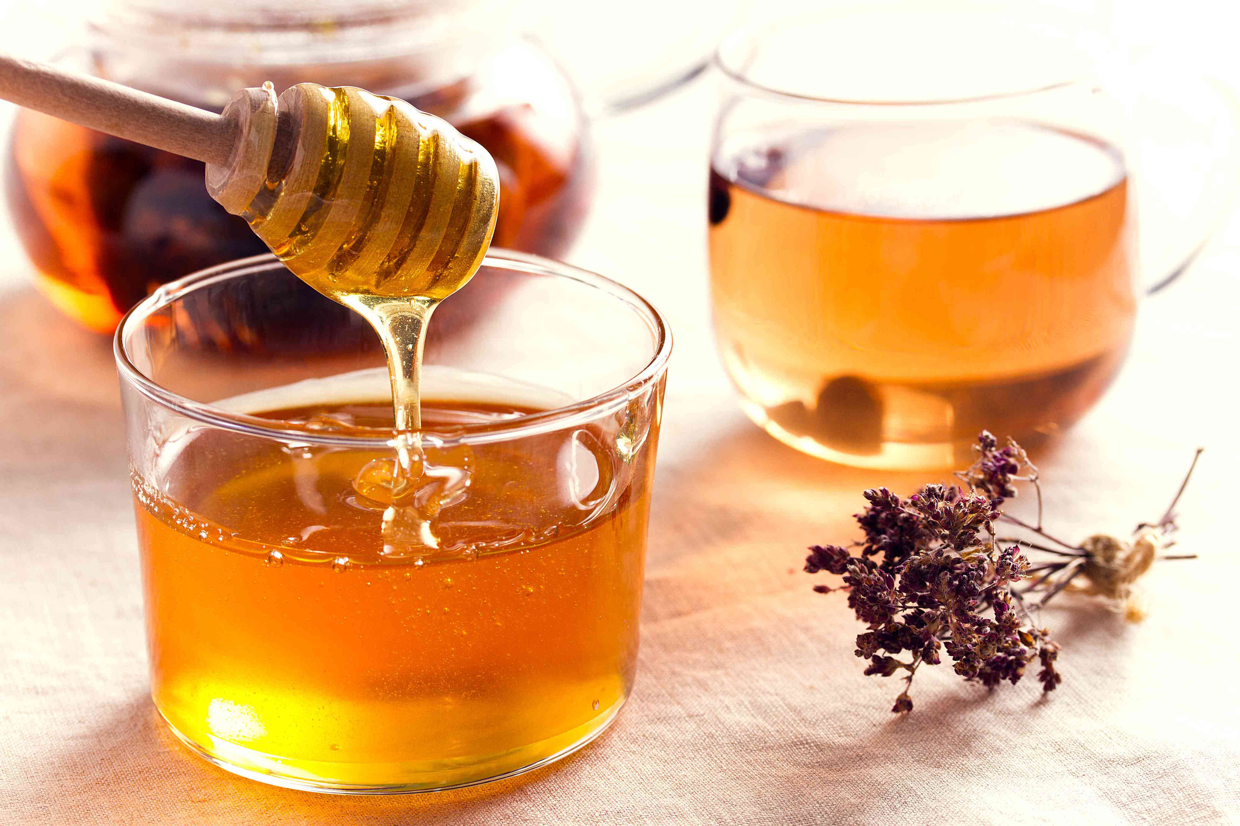 Why experts say you should never microwave honey