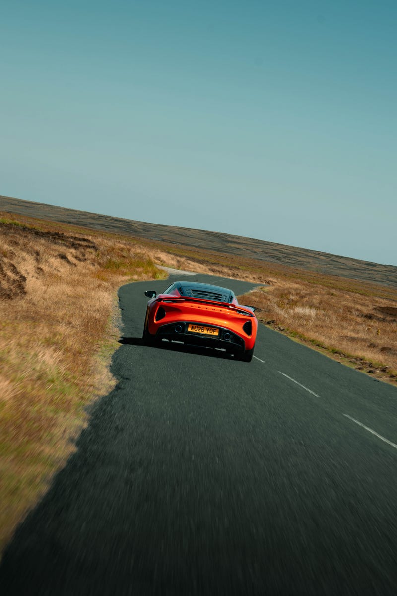 Lotus Emira 420 Sport: Photo Gallery