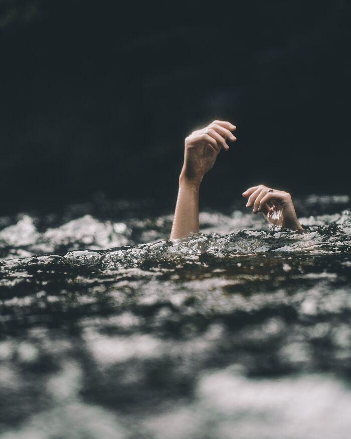 40 Practical Safety Tips People Learned From Real Experiences