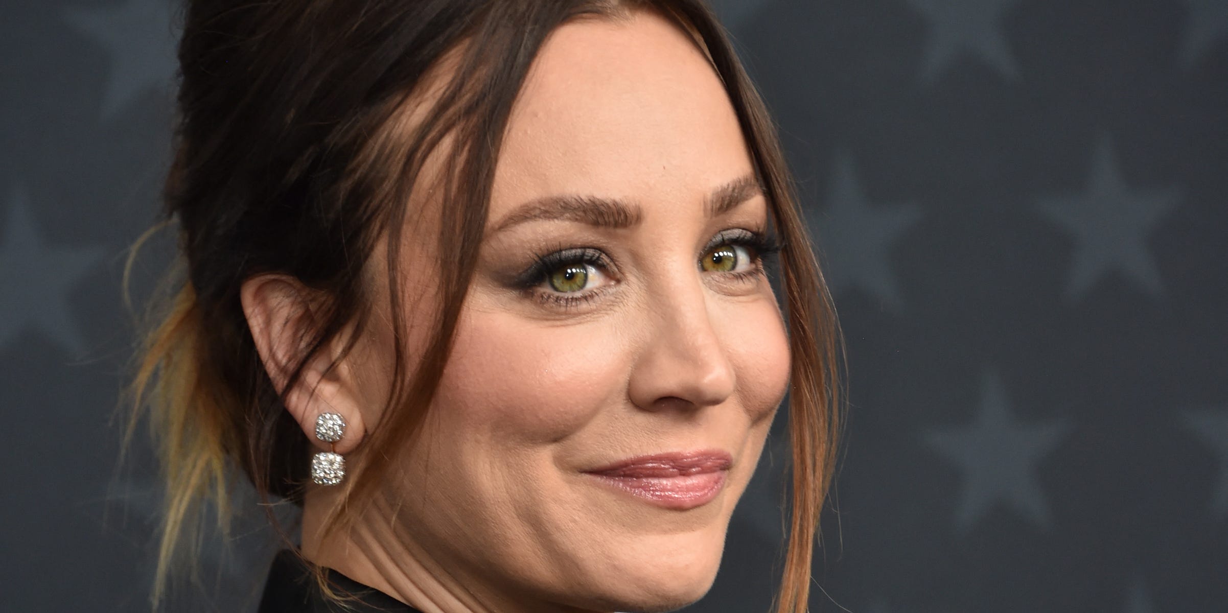 Kaley Cuoco doesn't leave the house without this magical face spray